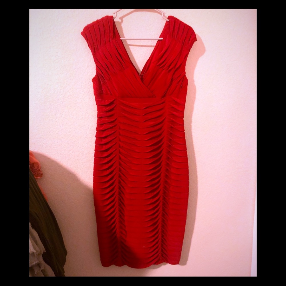 BRAND NEW BEAUTIFUL RED EVENING DRESS SIZE 10